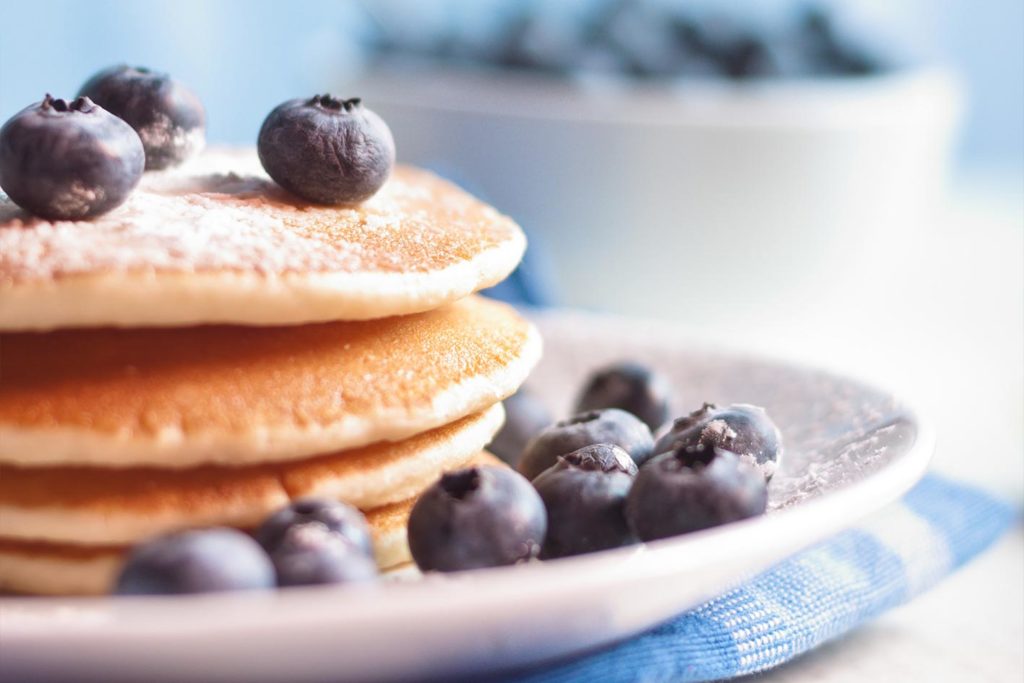 Pancakes zum veganen Frühstück sind auch gut für die vegane Fitnessernährung geeignet